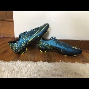 Nike Mercurial Mens Size 11 Soccer Cleats